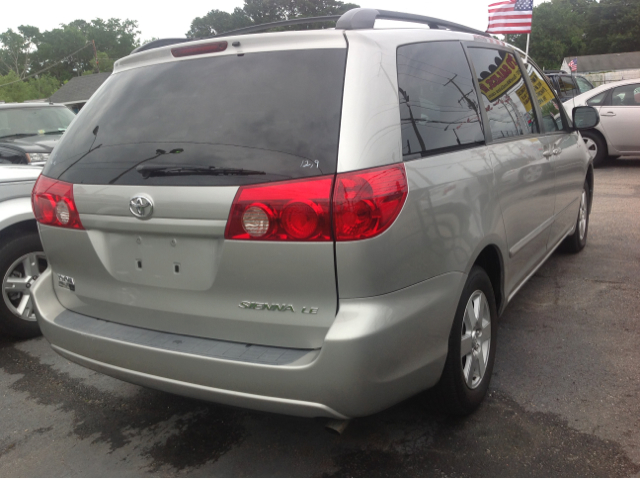 Toyota Sienna 2007 photo 1