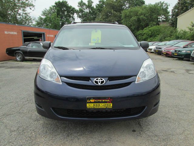 Toyota Sienna 2007 photo 1