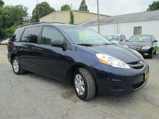 Toyota Sienna 2007 photo 2