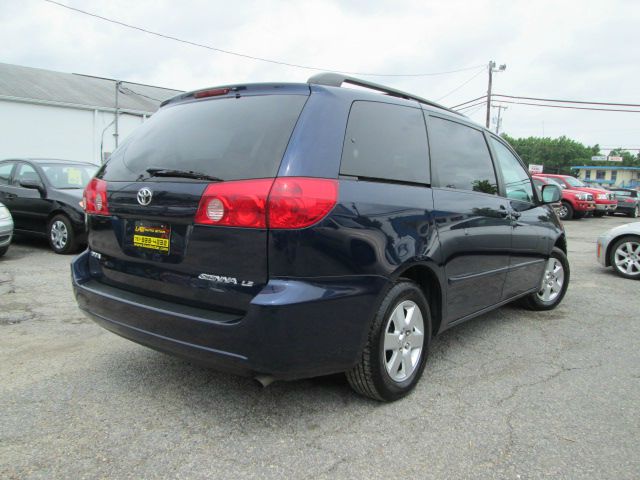 Toyota Sienna 2007 photo 3