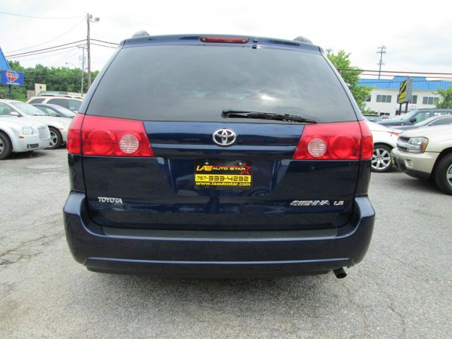 Toyota Sienna 2007 photo 4