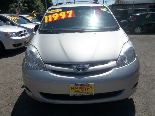 Toyota Sienna 2007 photo 15