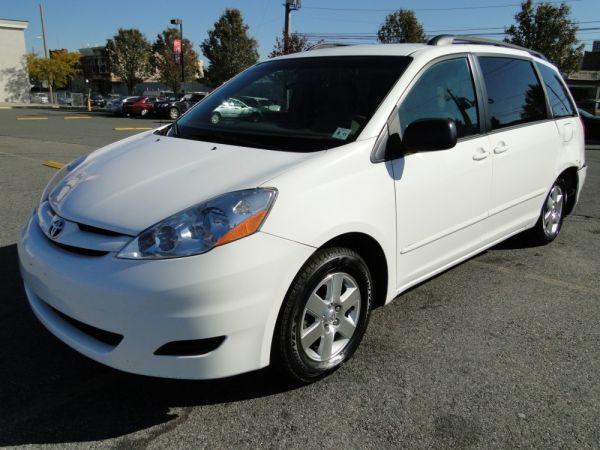 Toyota Sienna 2007 photo 2