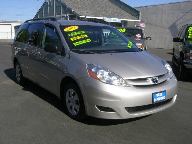 Toyota Sienna 2007 photo 2