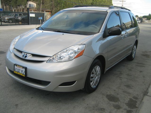 Toyota Sienna 2007 photo 1