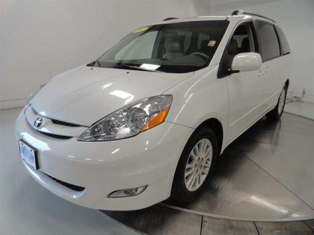 Toyota Sienna 2007 photo 1