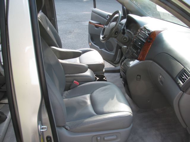 Toyota Sienna SR5 Sport Edition MiniVan