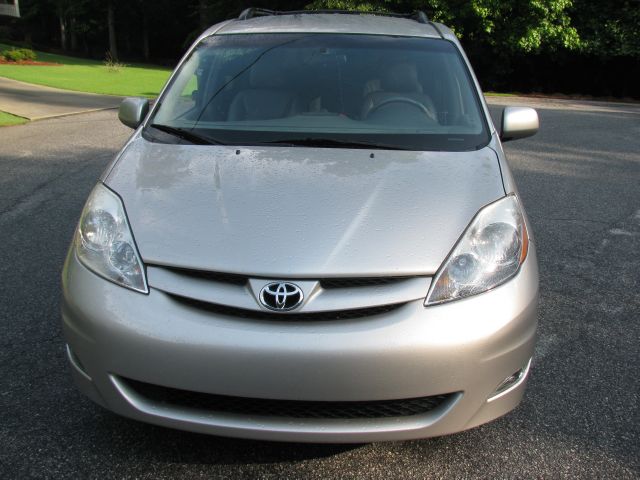 Toyota Sienna 2007 photo 1