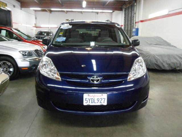 Toyota Sienna 2007 photo 1