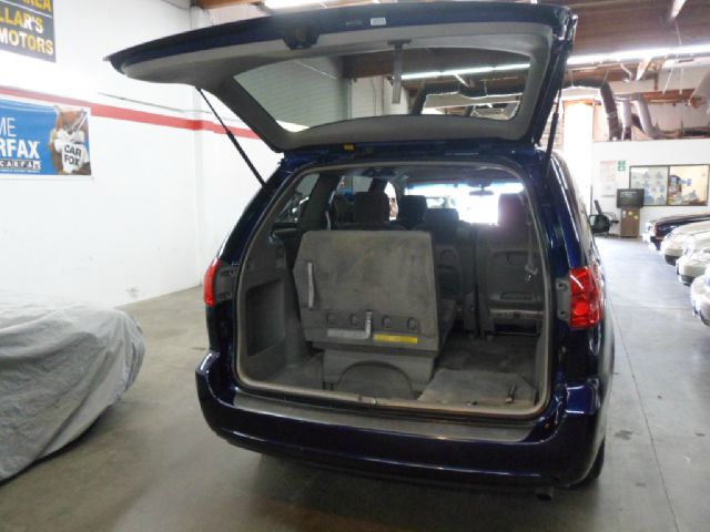 Toyota Sienna 2007 photo 14