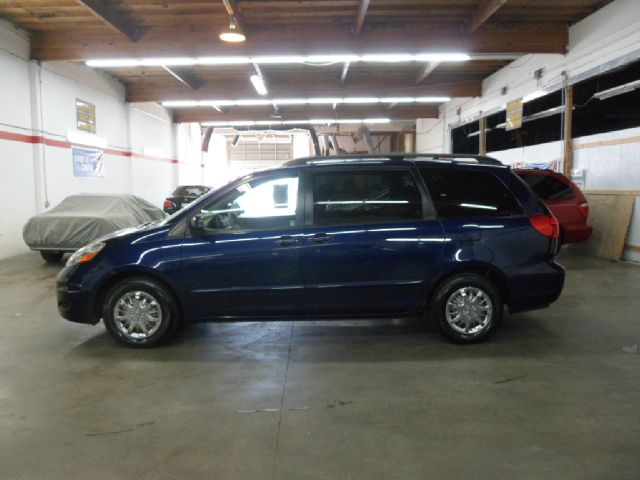 Toyota Sienna 2007 photo 16