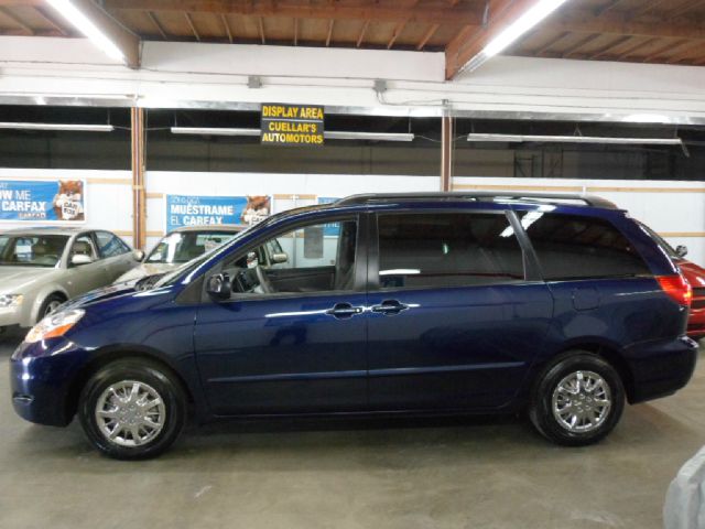 Toyota Sienna 2007 photo 2