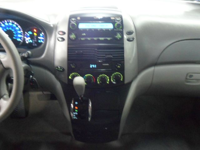 Toyota Sienna 2007 photo 20