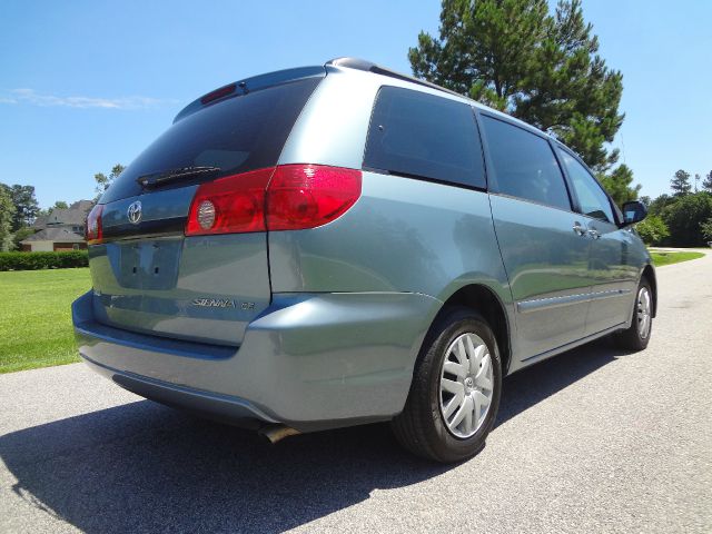 Toyota Sienna 2007 photo 4