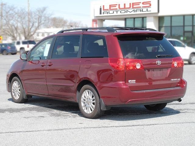 Toyota Sienna 2008 photo 1