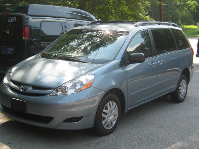 Toyota Sienna 2008 photo 3