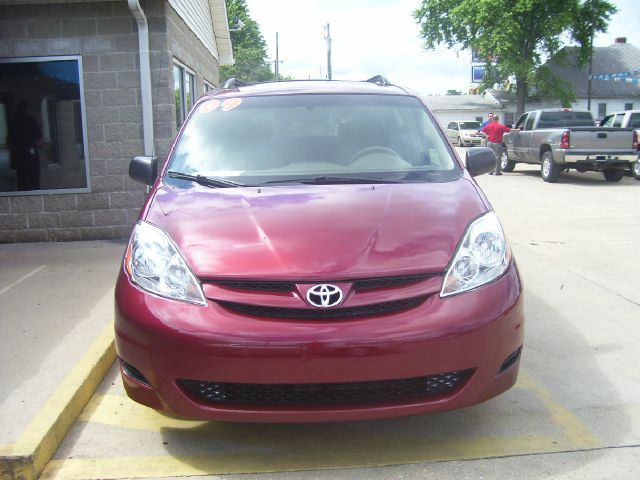 Toyota Sienna 2008 photo 2