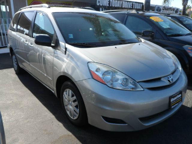 Toyota Sienna 2008 photo 1