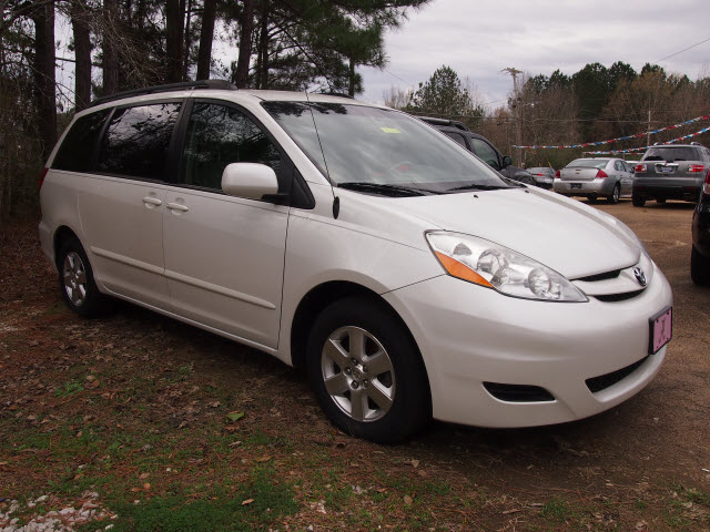 Toyota Sienna 2008 photo 1