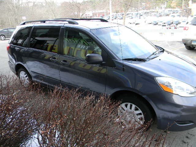 Toyota Sienna 2008 photo 2