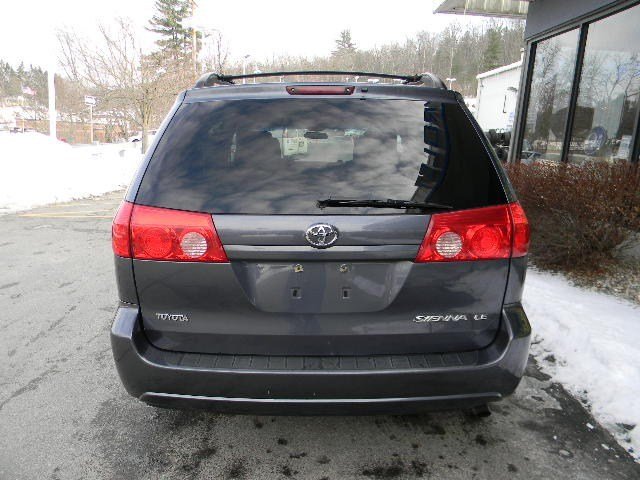 Toyota Sienna 2008 photo 5