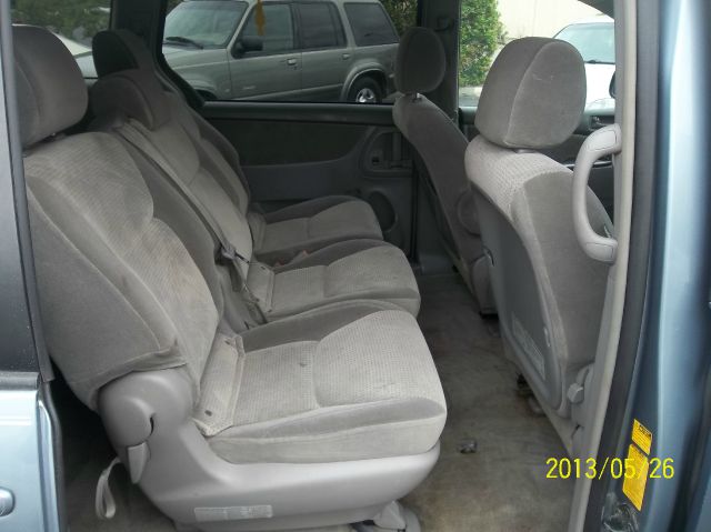 Toyota Sienna 2008 photo 2