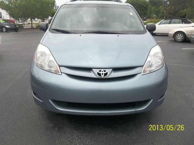 Toyota Sienna 2008 photo 8