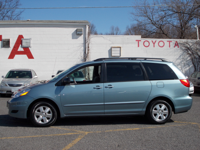 Toyota Sienna 2008 photo 3