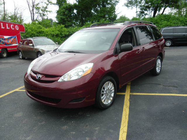 Toyota Sienna 2008 photo 2