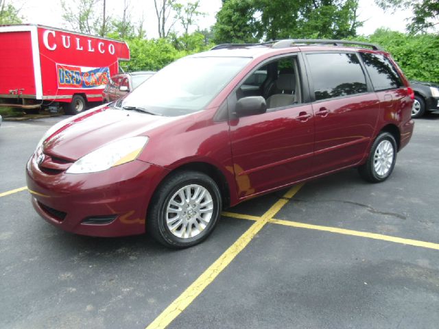 Toyota Sienna 2008 photo 3