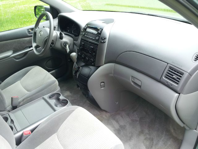 Toyota Sienna 2008 photo 13