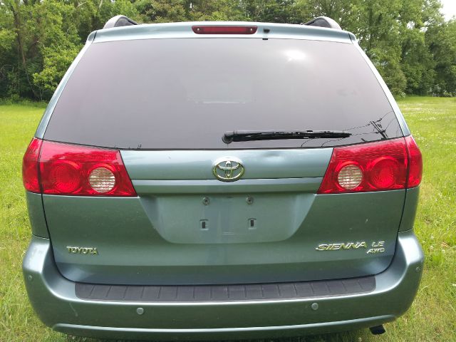 Toyota Sienna 2008 photo 3