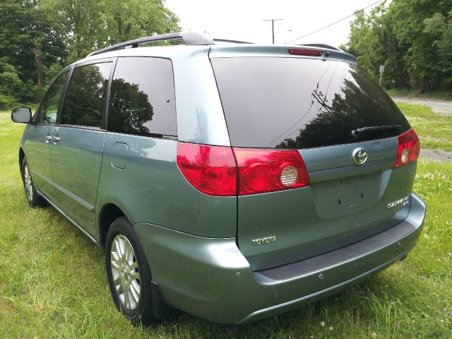 Toyota Sienna 2008 photo 8