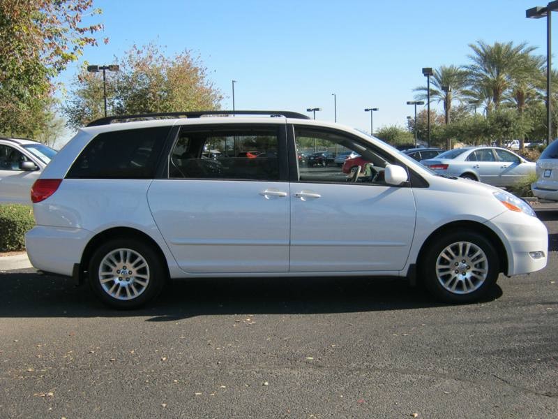 Toyota Sienna 2008 photo 1