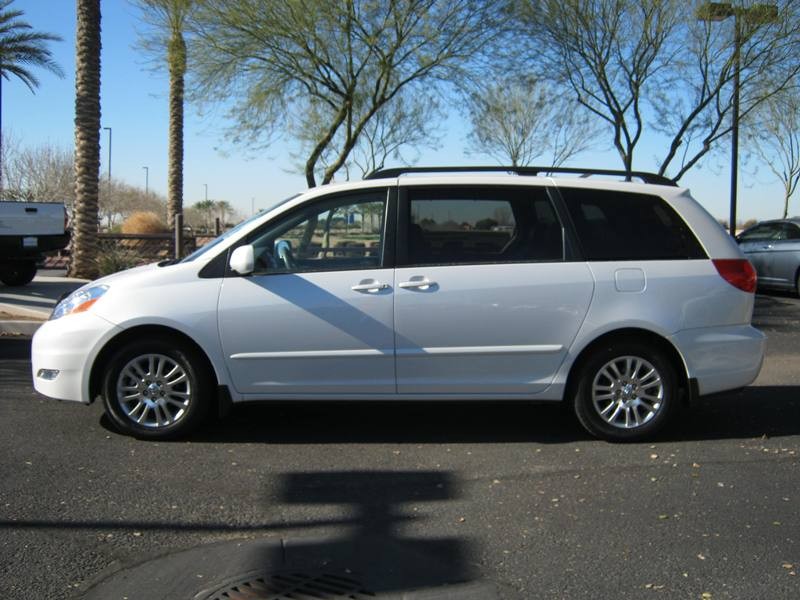 Toyota Sienna 2008 photo 4