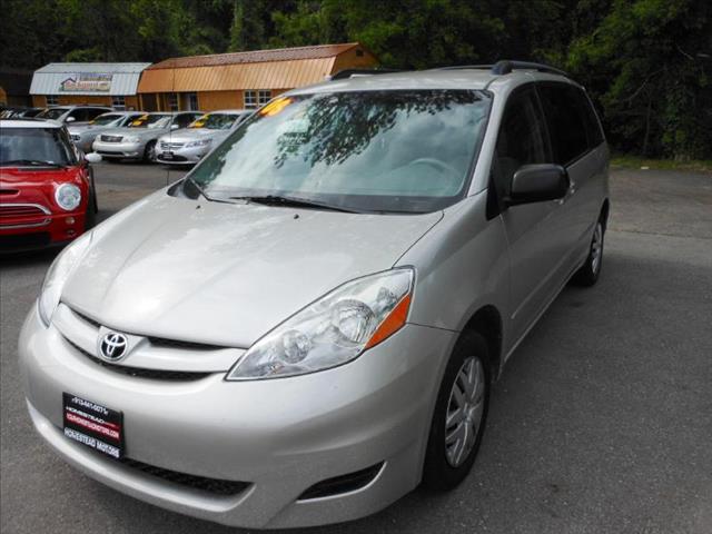 Toyota Sienna Premium Value Choice 4WD MiniVan