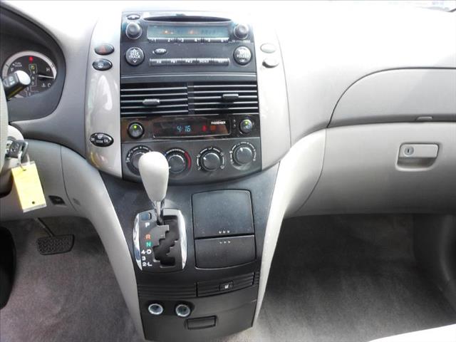 Toyota Sienna 2008 photo 8