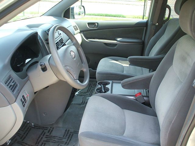 Toyota Sienna 2008 photo 4