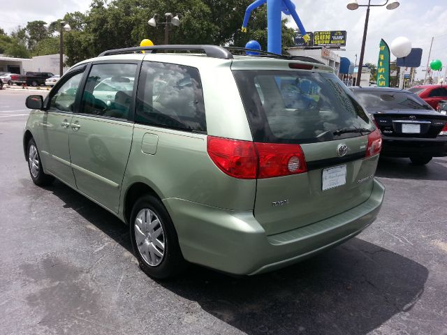 Toyota Sienna 2008 photo 1