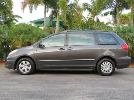 Toyota Sienna 2008 photo 3