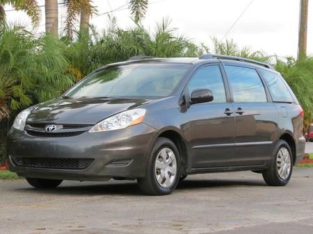 Toyota Sienna 2008 photo 4