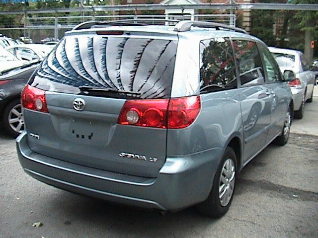 Toyota Sienna SR5 Sport Edition MiniVan