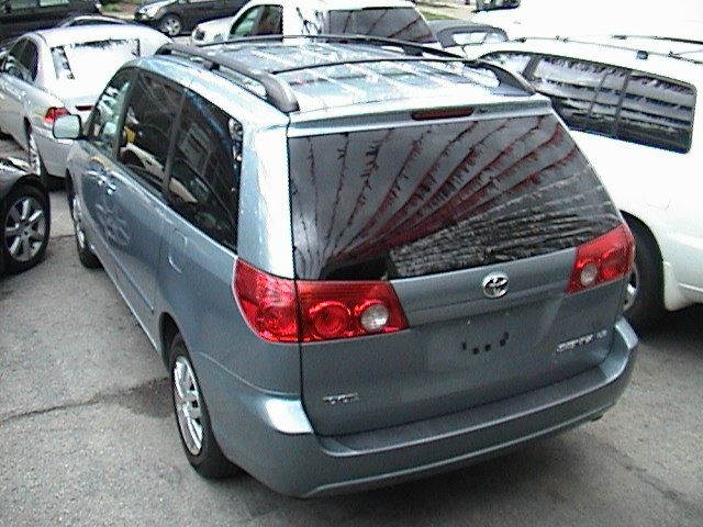 Toyota Sienna 2008 photo 2