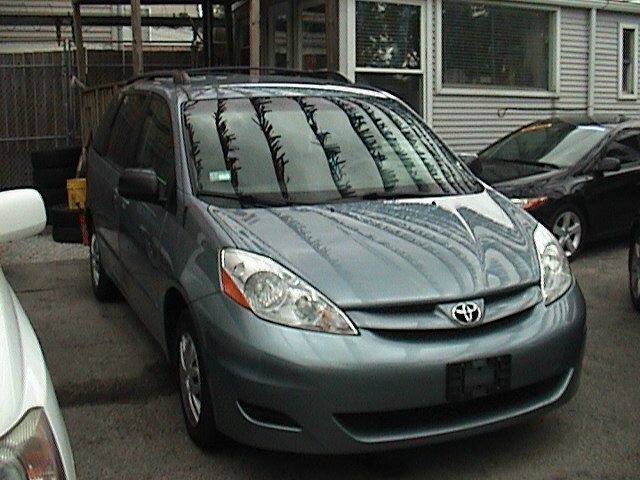 Toyota Sienna 2008 photo 4