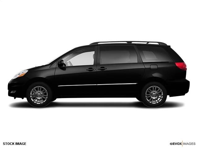 Toyota Sienna 2008 photo 2