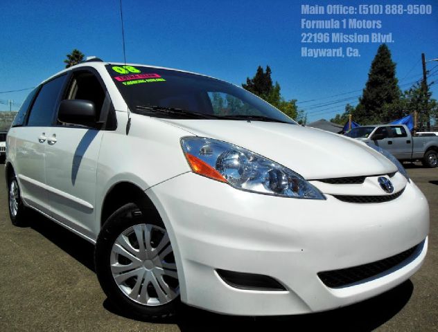 Toyota Sienna 2008 photo 1