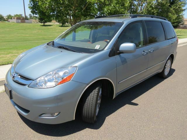 Toyota Sienna 2008 photo 1