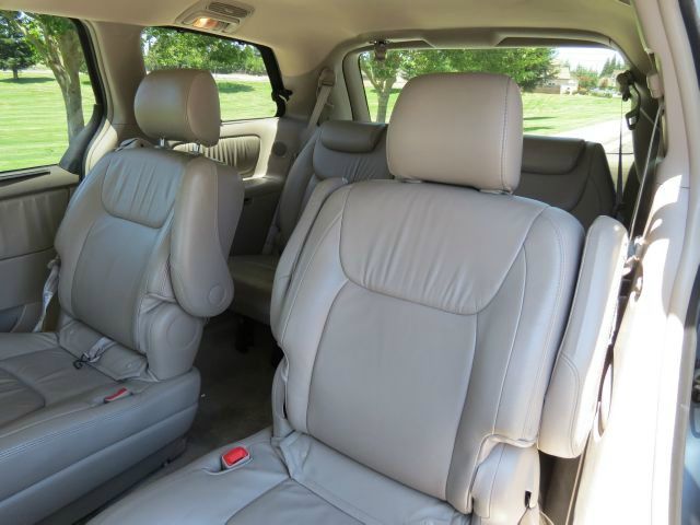 Toyota Sienna 2008 photo 2