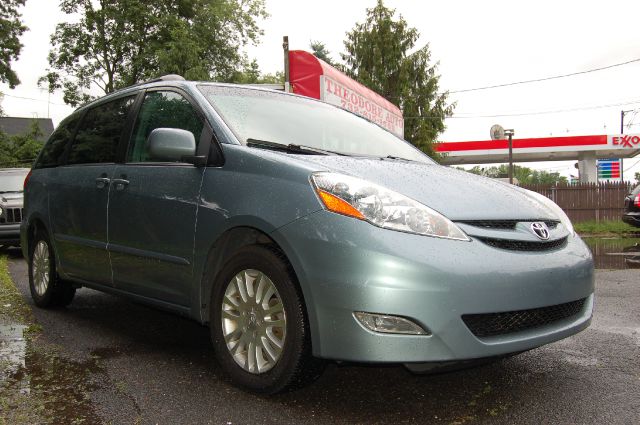 Toyota Sienna GT Black Leather MiniVan