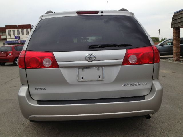 Toyota Sienna 2008 photo 1